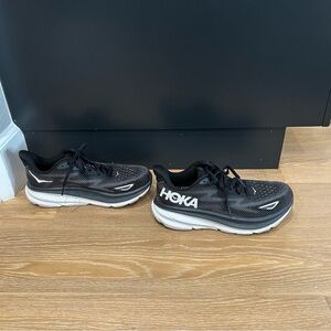 HOKA One One Clifton 9 women’s size 8